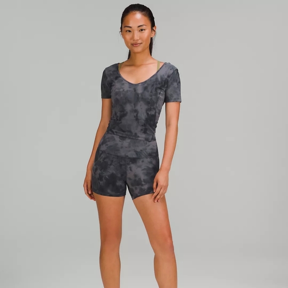 NWT 💎Lululemon Align HR Short 4" Diamond Dye Pitch Grey Size 2, 4 and 6 💎 - Picture 2 of 13